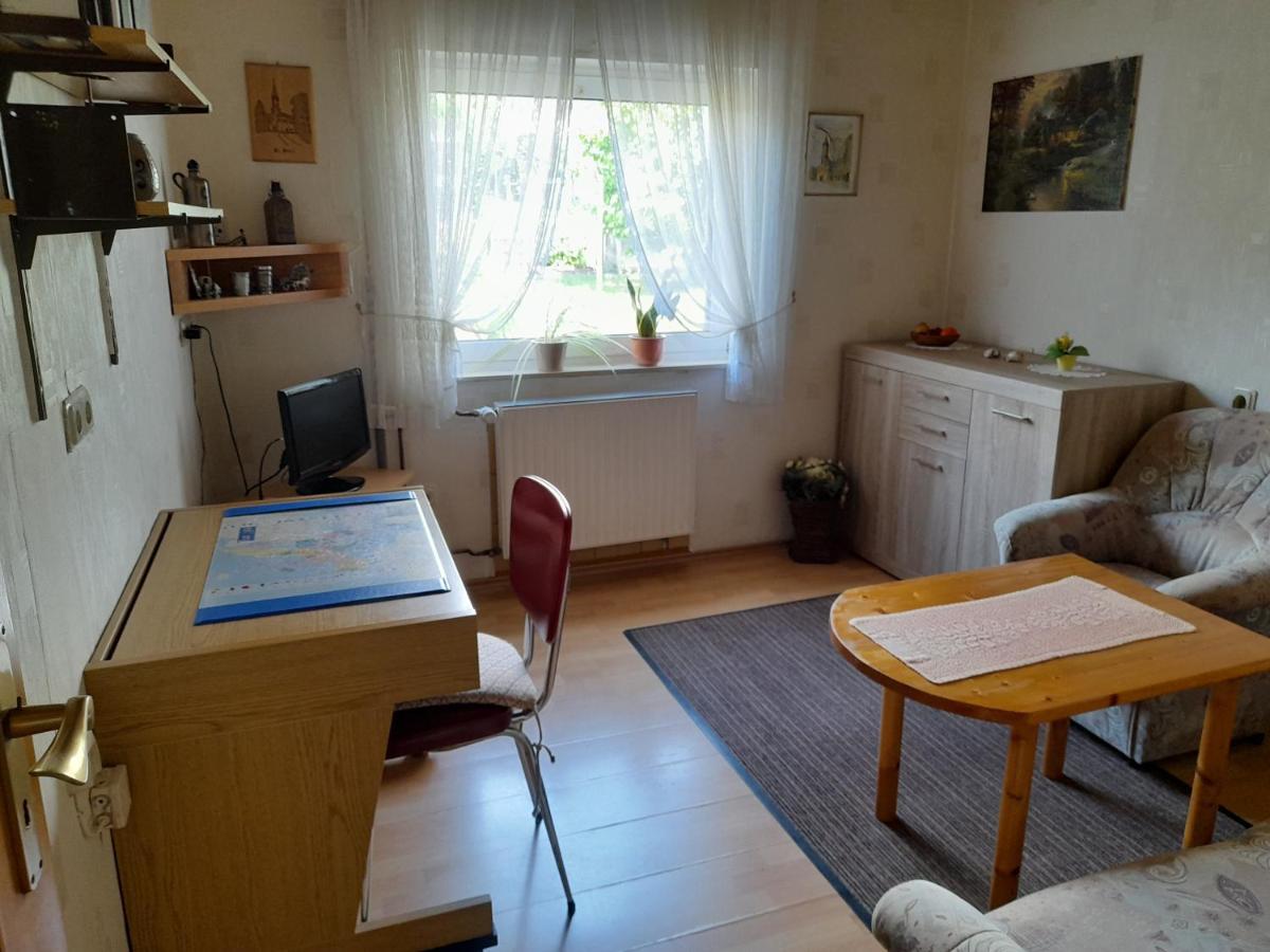 Ferienwohnung Woelbert Altendiez Buitenkant foto